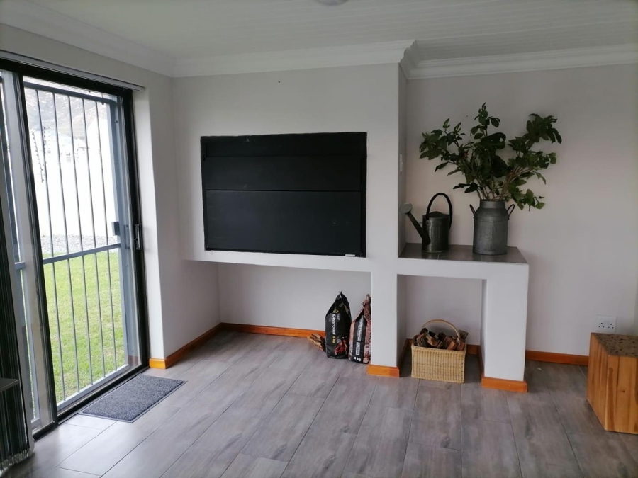 To Let 4 Bedroom Property for Rent in Admirals Park Western Cape
